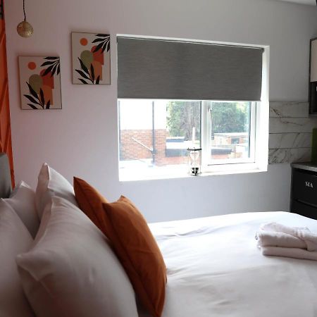 Cb Stays - Private Rooms With Ensuite And Kitchenette In Peterborough Exterior foto