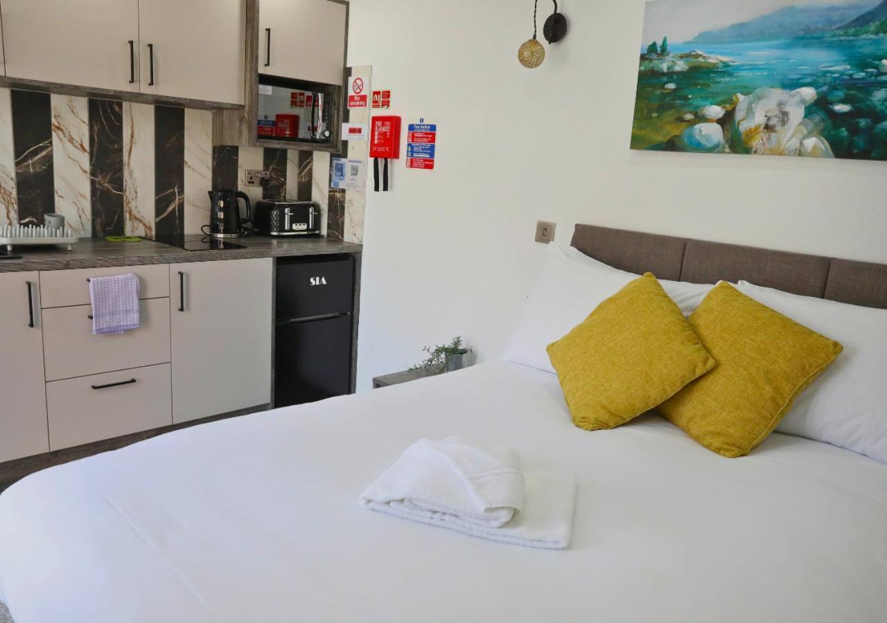 Cb Stays - Private Rooms With Ensuite And Kitchenette In Peterborough Exterior foto
